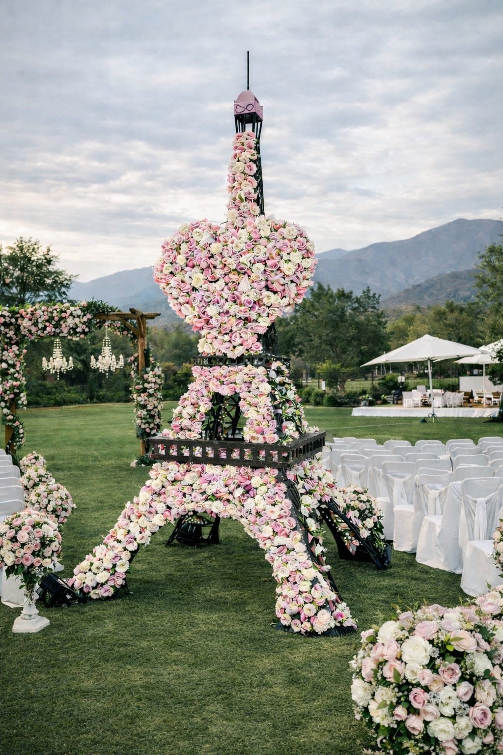 Torre Eiffel flores rosadas boda