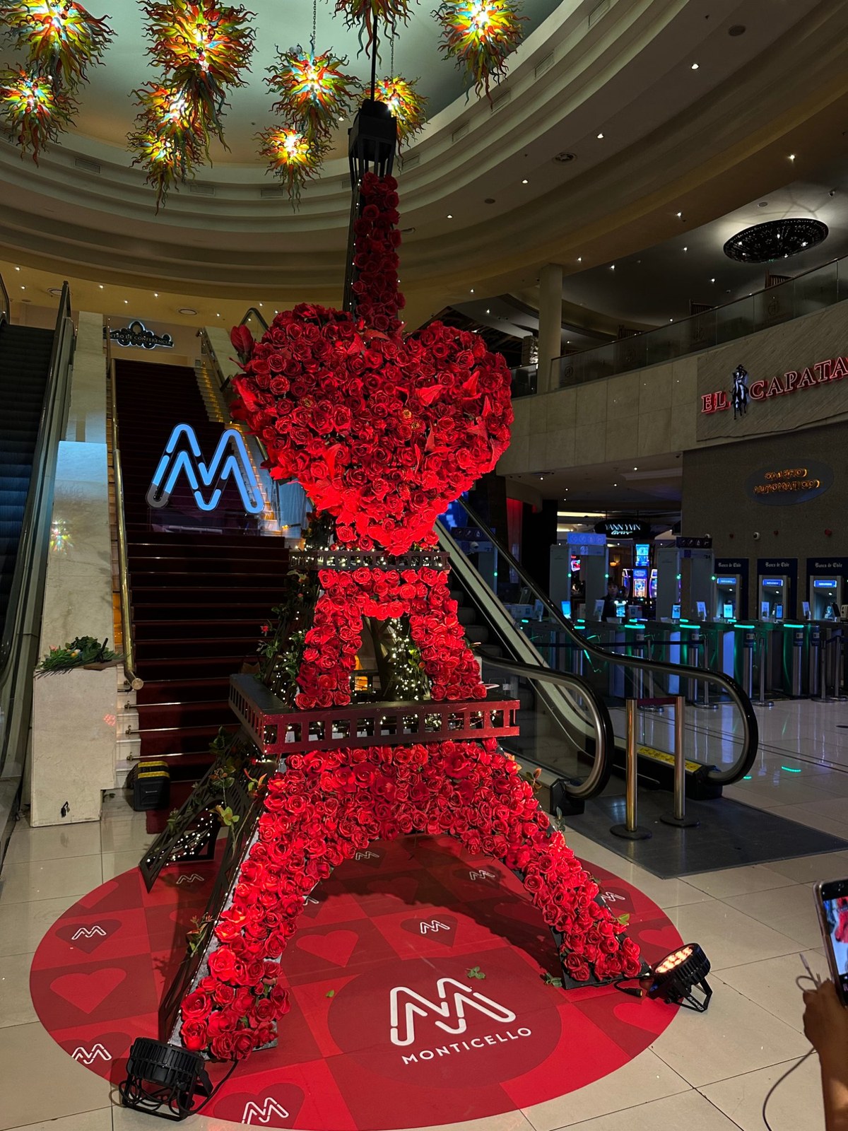 Torre Eiffel rosas rojas Casino Monticello