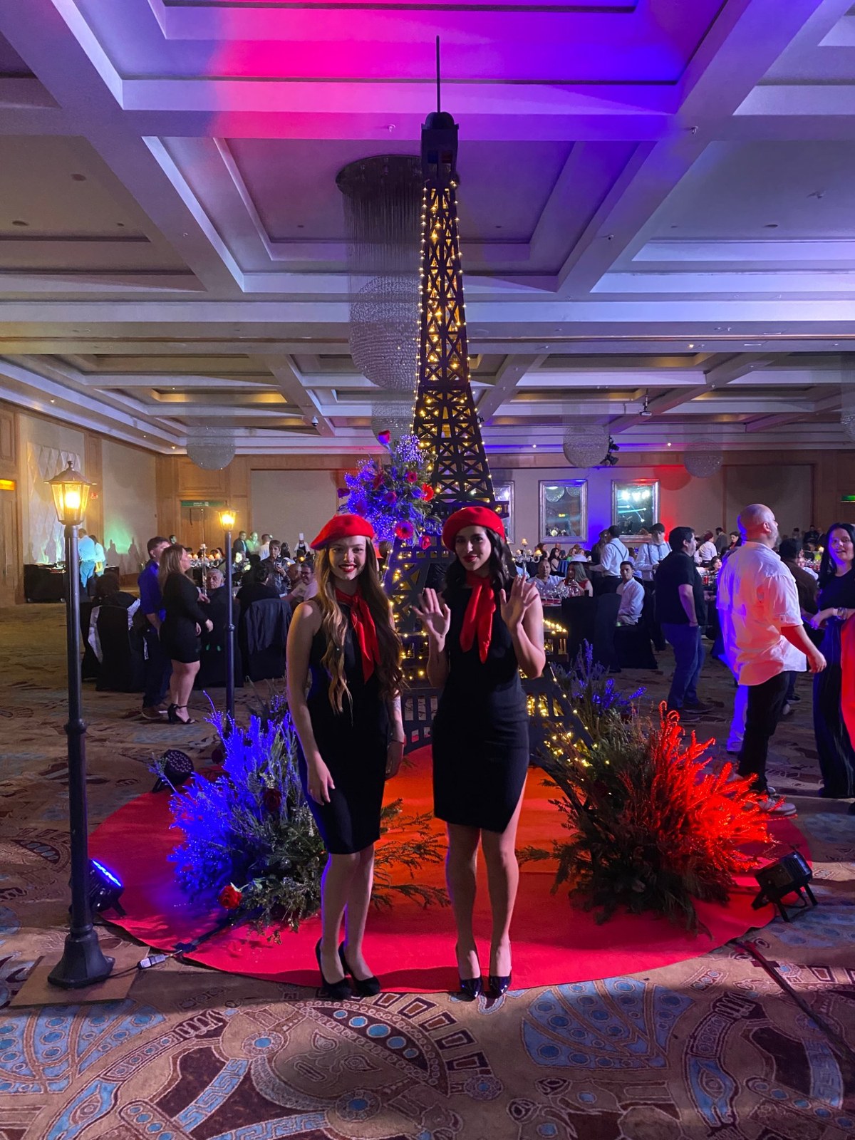 Torre Eiffel boinas francesas Casino Monticello