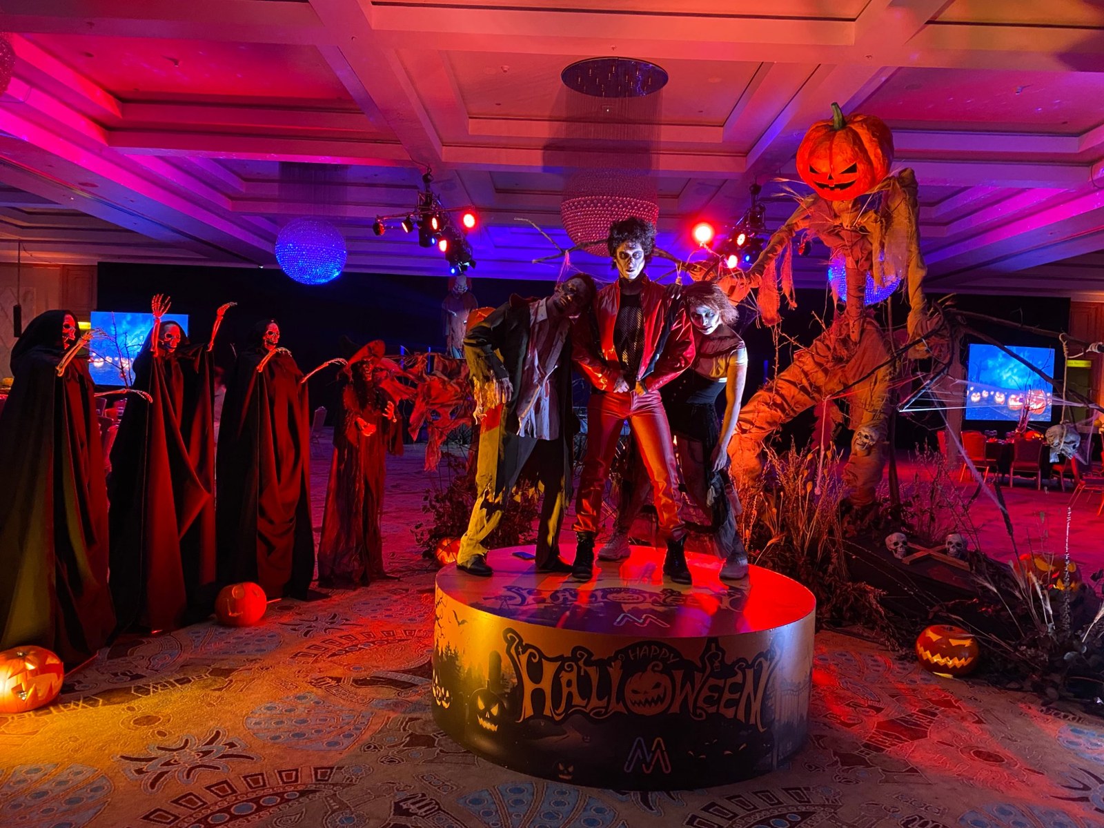 Show Halloween Casino Monticello